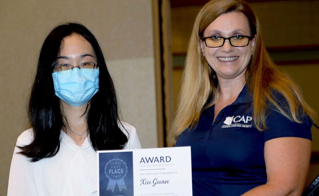 Xin Guan Getting Award for Water Research